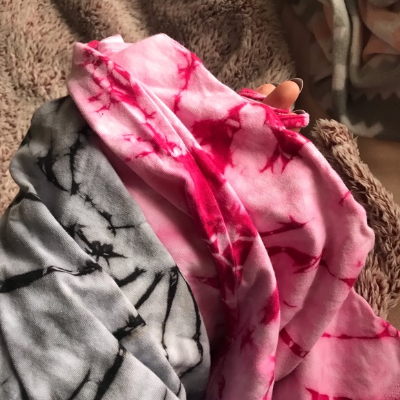 Tie dye tank tops - Picture 3 of 3